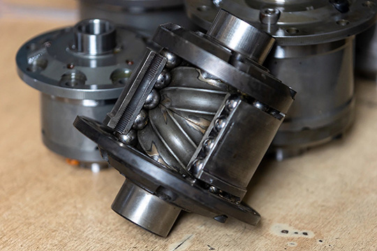 Self-locking ball-worm differential - our exclusive offer