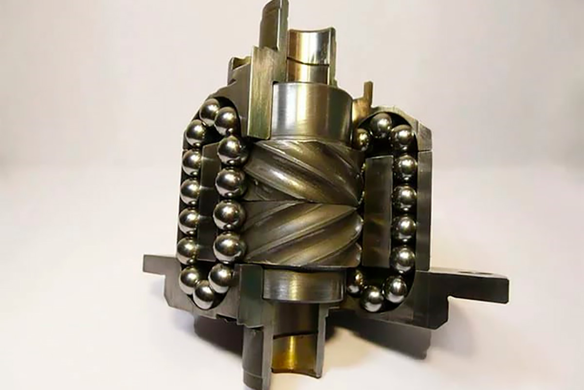 Ball-bearing self-locking differential